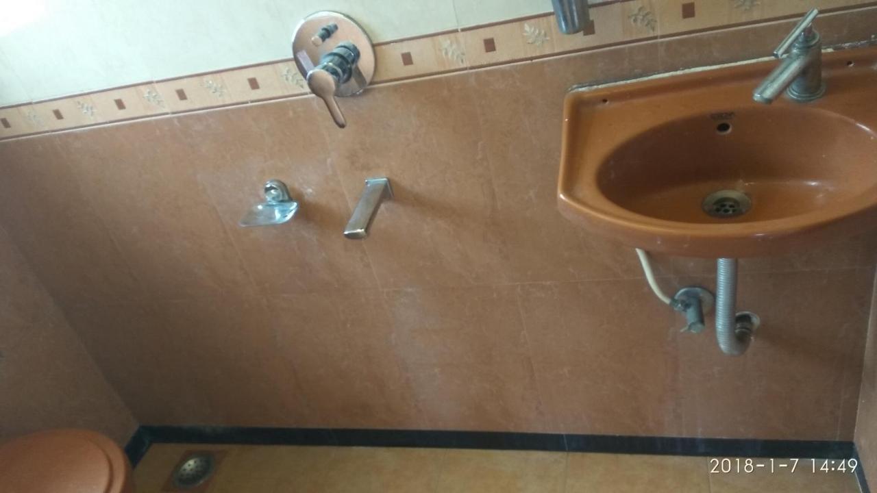 Agrawal Bhavan Budget Stay Only For Indians Mumbai Exterior photo